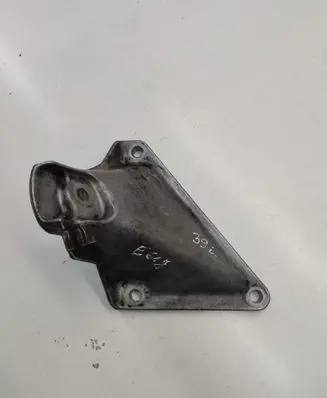BMW 5 E60 E61 Engine mounting bracket 6761149 22116761149