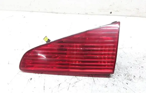 Peugeot 607 Tailgate rear/tail lights