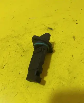 Mercedes-Benz E W211 Mass air flow meter 00C2G2062
