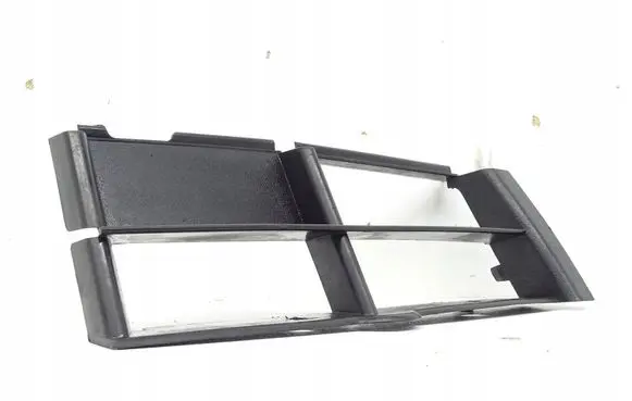 BMW 5 E39 Front bumper lower grill 8235642