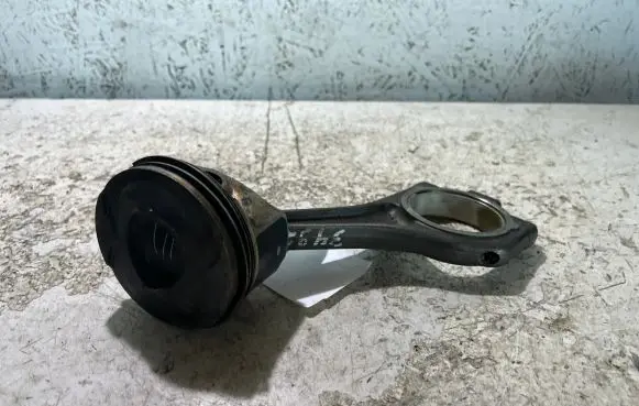 Jaguar XF X260 Piston with connecting rod