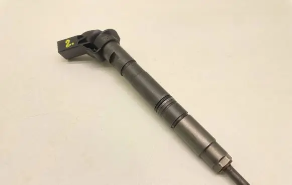 Audi A4 S4 B7 8E 8H Fuel injector 0986435