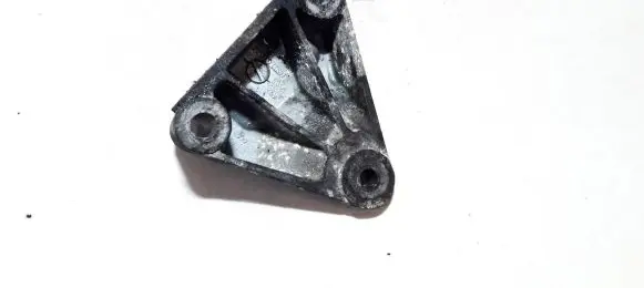 Ford Mondeo Mk III Engine mounting bracket 4s7q6030ac c9m1a