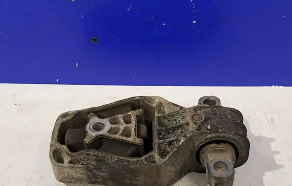 Mercedes-Benz B W246 W242 Gearbox mount A2462401209