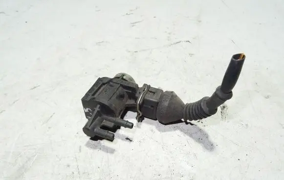 Audi A6 S6 C5 4B Turbo solenoid valve 1J0906283A