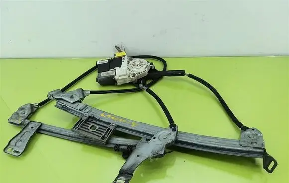 Peugeot 307 CC Front door window regulator with motor 9681588980