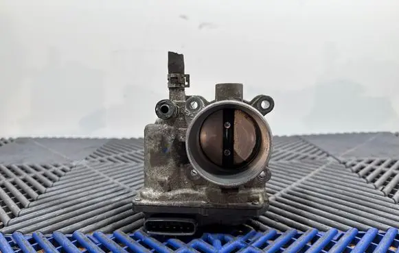 Toyota Prius (XW30) Throttle valve 2203037060