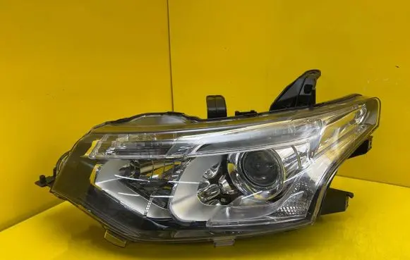 Mitsubishi Outlander Headlight/headlamp 8301C2-03