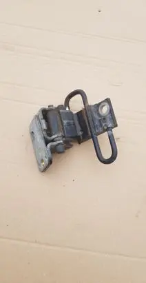 Audi A6 S6 C6 4F Front door lower hinge 8E0831411B