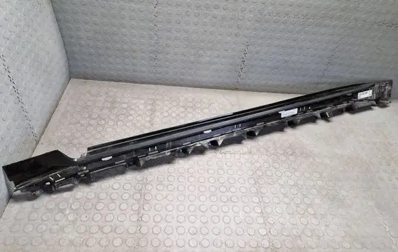 Sill/side skirt trim