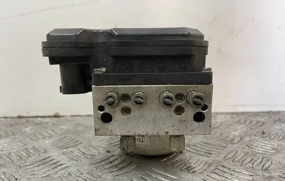 Nissan Juke I F15 ABS Pump 476601KK0D