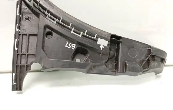 Volvo XC90 Front bumper mounting bracket 30698128