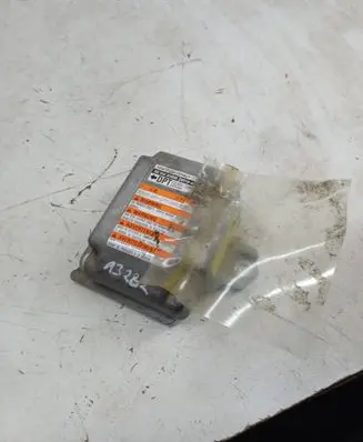 Suzuki Grand Vitara I Airbag control unit/module 3891065D11 152300204112V1