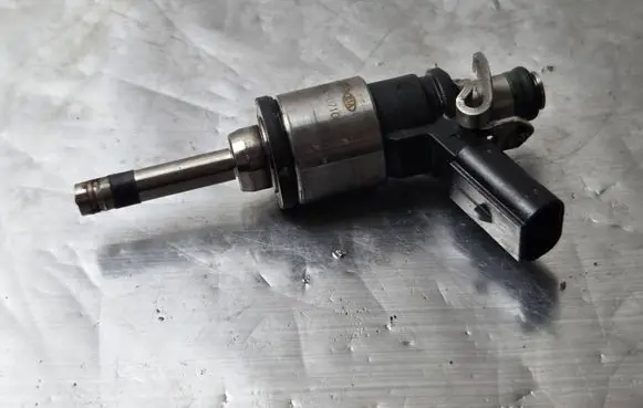Hyundai i20 (BC3 BI3) Fuel injector 9041090012 33602800 353100700