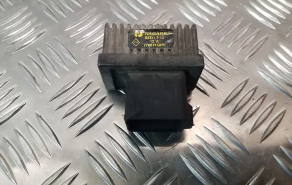 Glow plug pre-heat relay