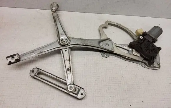 Mercedes-Benz E W210 Front door window regulator with motor 0130821708