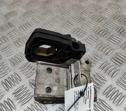 BMW 7 F01 F02 F03 F04 Radiator support slam panel bracket 7186514