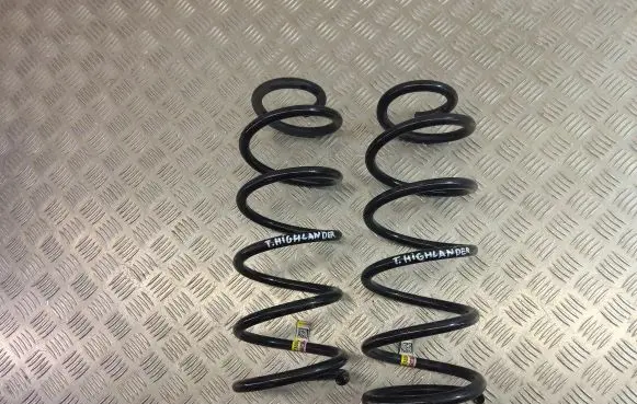 Toyota Highlander XU70 Rear coil spring 48231-0e380