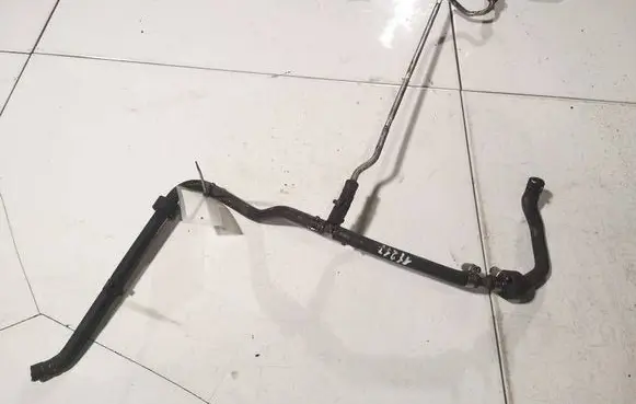 Volkswagen PASSAT B6 Engine coolant pipe/hose 