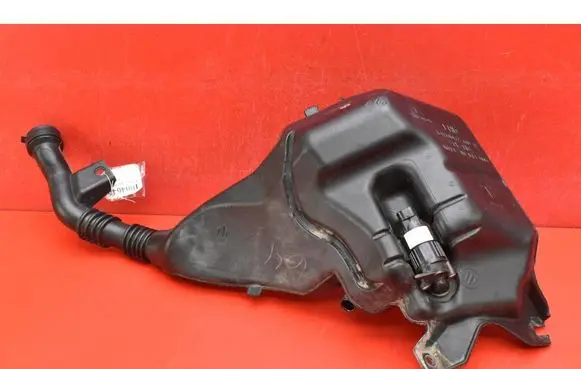 Windshield washer fluid reservoir/tank