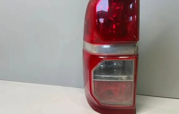 Toyota Hilux (AN10, AN20, AN30) Rear/tail lights