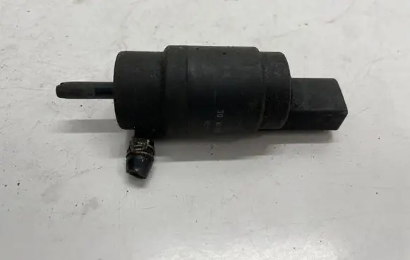 Mercedes-Benz E W211 Windscreen/windshield washer pump