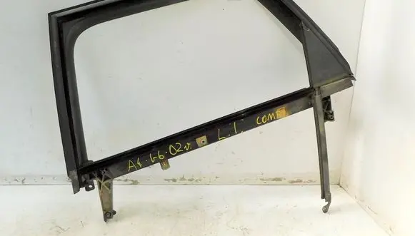 Audi A4 S4 B6 8E 8H Rear door window/glass frame 192470