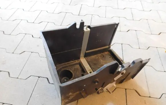 Ford Kuga II Battery box tray 