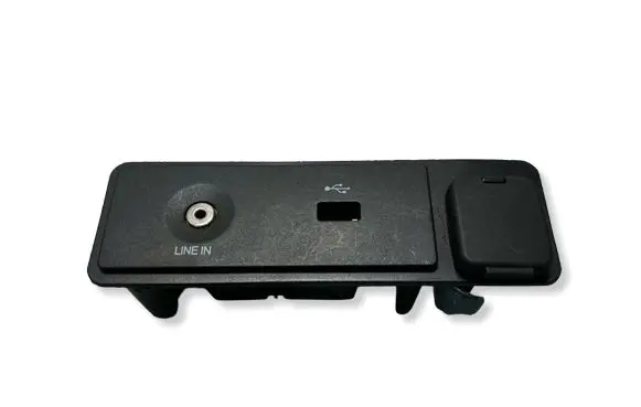 Ford Fusion II AUX in-socket connector CM5T044K62AA