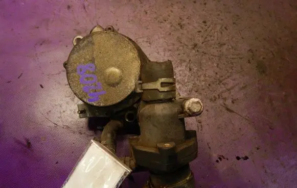 Ford Mondeo Mk III Vacuum pump 7224541004