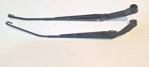 Mitsubishi Pajero Windshield/front glass wiper blade 