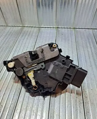 Ford Focus C-MAX Rear door lock 3M5AR26412BK 2104A C75RB