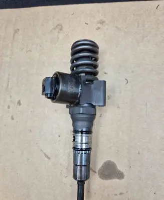 Audi A4 S4 B7 8E 8H Fuel injector 03G130073G