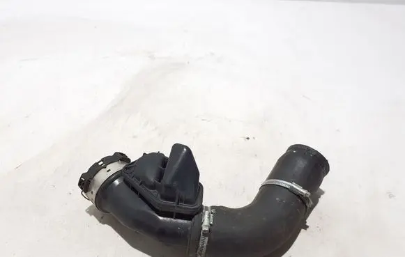 Volvo XC90 Intercooler hose/pipe 32325480