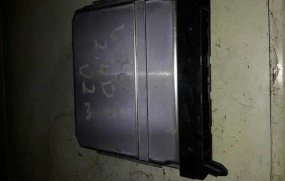 Volvo V70 Engine control unit/module 0281011441