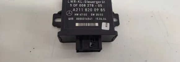 Mercedes-Benz E W211 Light module LCM A2118200985 0000316541 5DF00827805