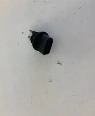 Volkswagen Golf VI Windshield washer fluid level sensor 7M0919376