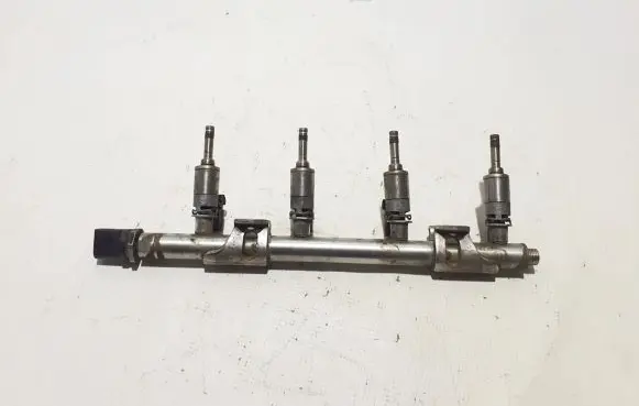 Volkswagen Golf VII Fuel main line pipe 04E133320D