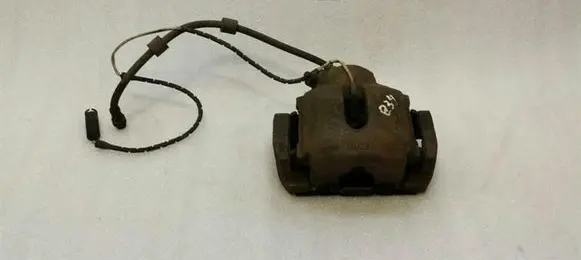 BMW 5 E39 Front brake caliper 6773131