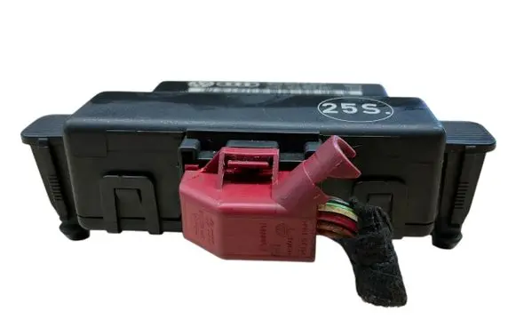Audi A3 S3 A3 Sportback 8P Gateway control module 1K0907530P 1K0907951