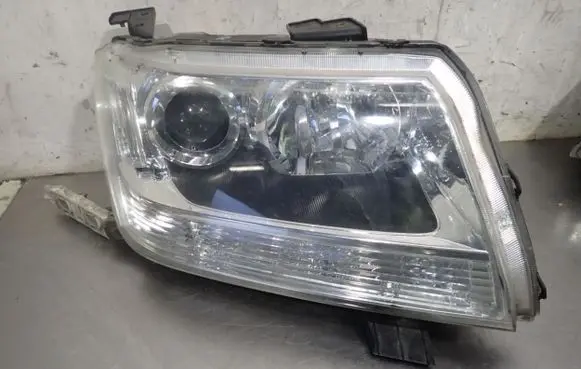 Suzuki Grand Vitara II Headlight/headlamp