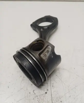 Mercedes-Benz E C207 W207 Piston with connecting rod 8370B