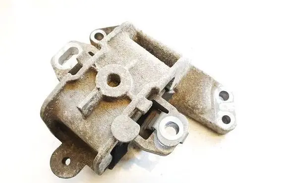 Peugeot 508 Engine mount bracket 
