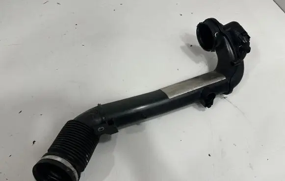 BMW X1 F48 F49 Air intake hose/pipe 8513915