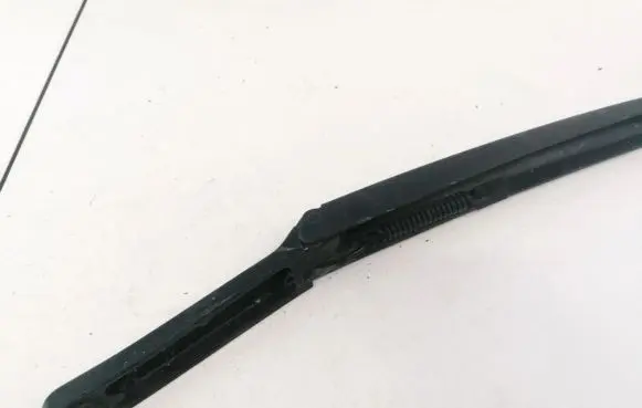 Volkswagen Phaeton Front wiper blade arm