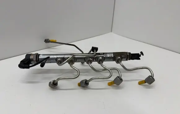 BMW 5 F10 F11 Fuel main line pipe 61050003C PA66GF30
