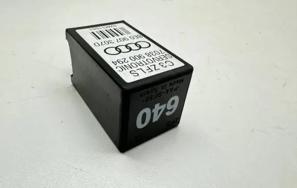 Audi A4 S4 B7 8E 8H Other relay 8E0907307D 7038900294 5WK11551