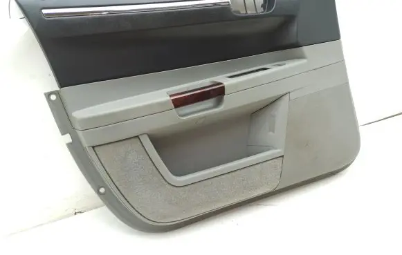 Chrysler 300 - 300C Front door card panel trim 0UU011DBAJ 2131730 FL0001L6P