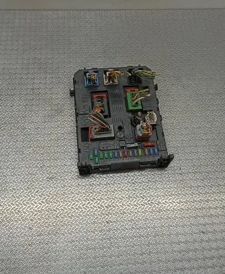 Citroen C5 Fuse module 281197595 28116487