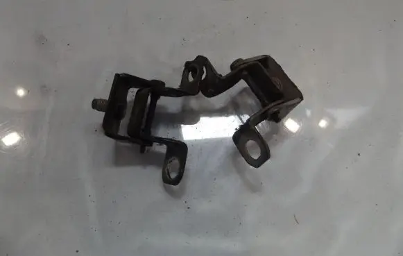Nissan Micra Tailgate/trunk/boot hinge